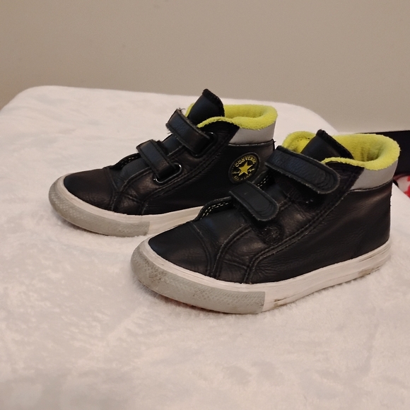 Converse Size 10 - Picture 2 of 2